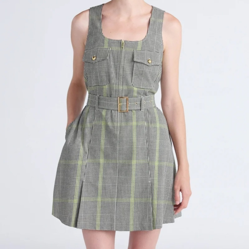 Stylish Checkered Sleeveless Dress with Belt